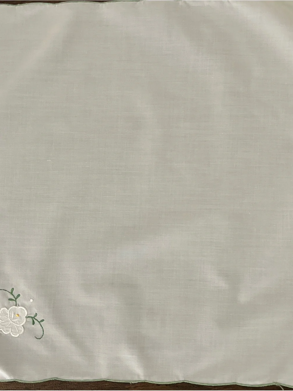 Vintage Floral Embroidered Tablecloth 98x64 AND Set of 14 Napkins White Elegant